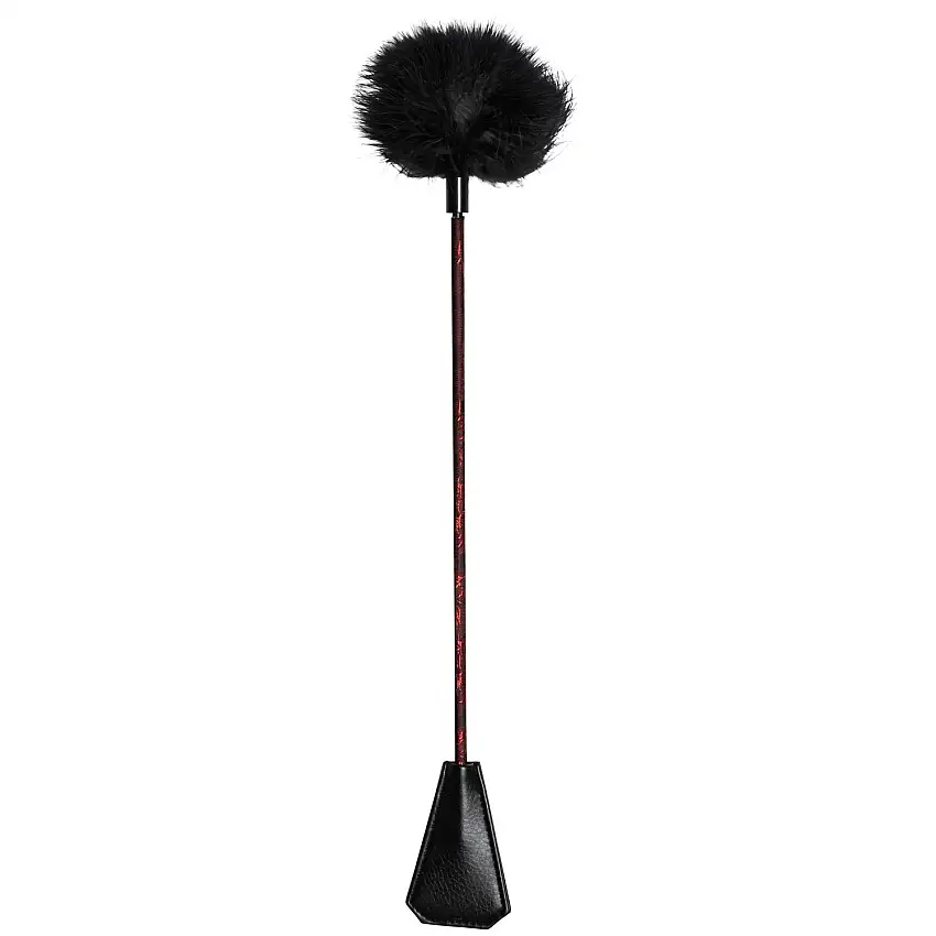 17335._scandal_feather_crop_pisk_q100_01-1