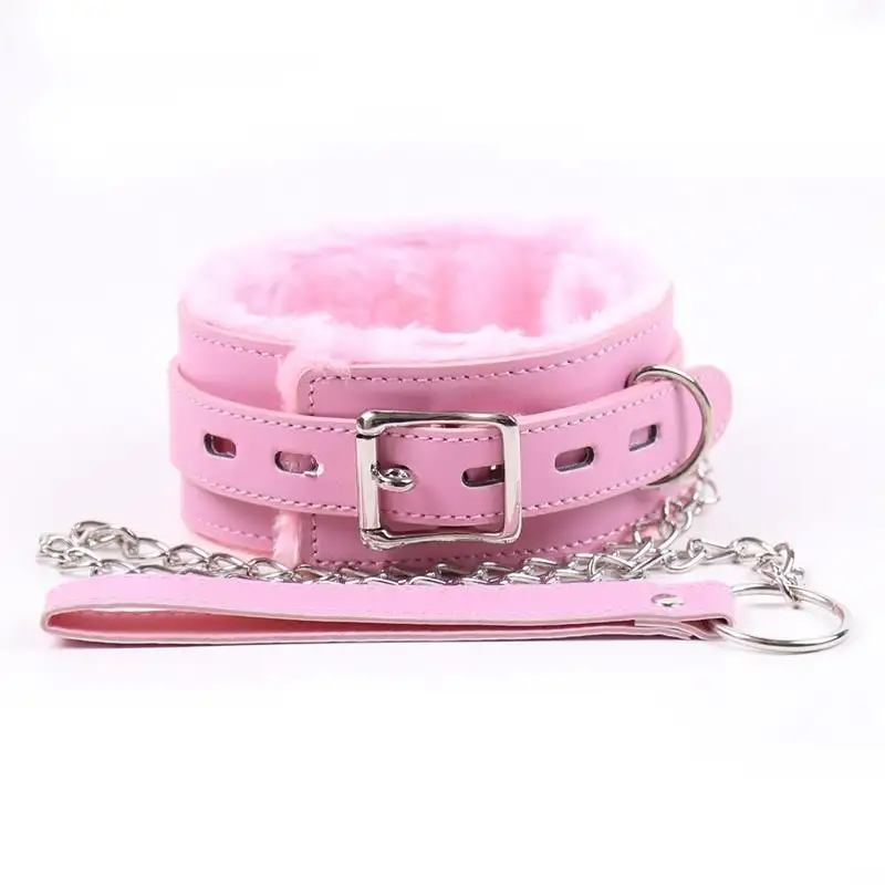 Collier-avec-cordon-rose-pale-1