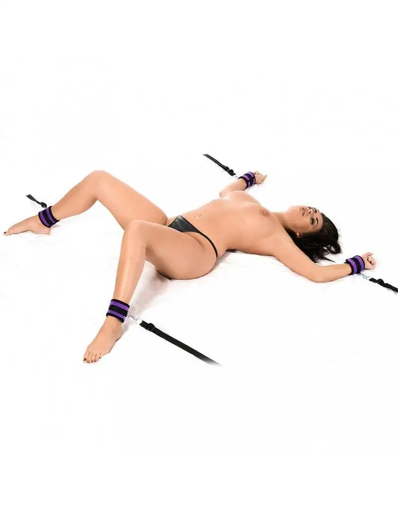 Soft-Bondage-Onder-het-bed-of-matras-soft-bondage-boeien-set_758e0f0f-2785-46e5-87cd-a3e80069a17d-587413-1