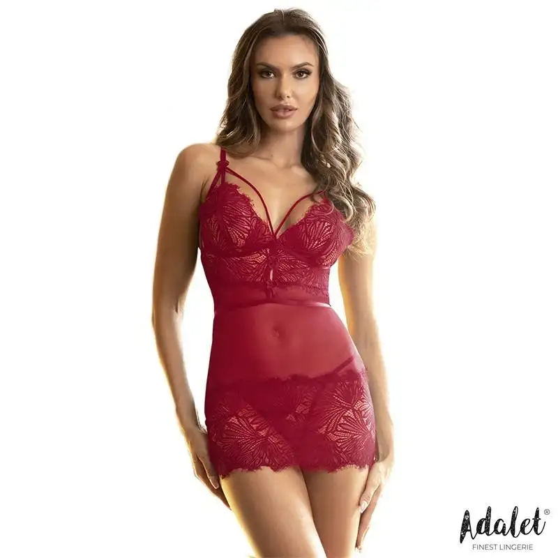 Zoe nuisette dos ouvert et Tanga rouge