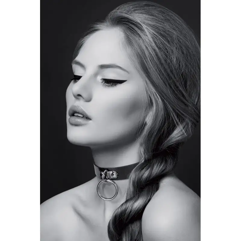 collier-ras-de-cou-avec-anneau-1