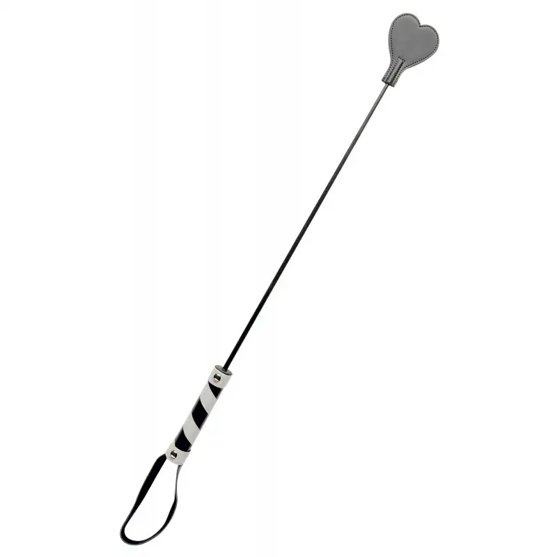 cravache-avec-claquette-cuir-en-coeur-1
