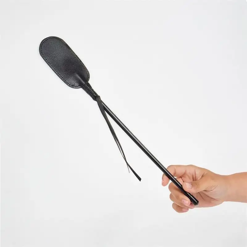 cravache-forme-de-ovale-en-cuir-synthetique-1