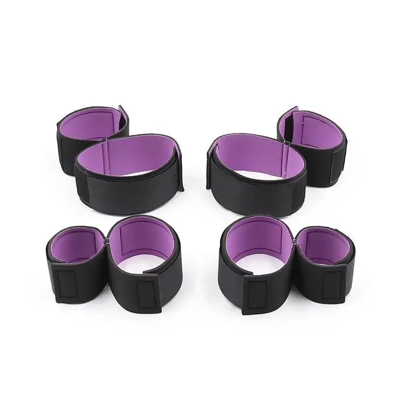 ensemble-restrictions-avec-menottes-pour-poupe-et-cheville-reglables-1
