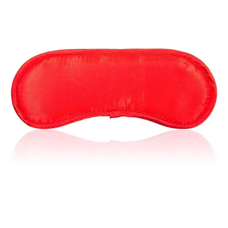 masque-en-satin-rouge-1