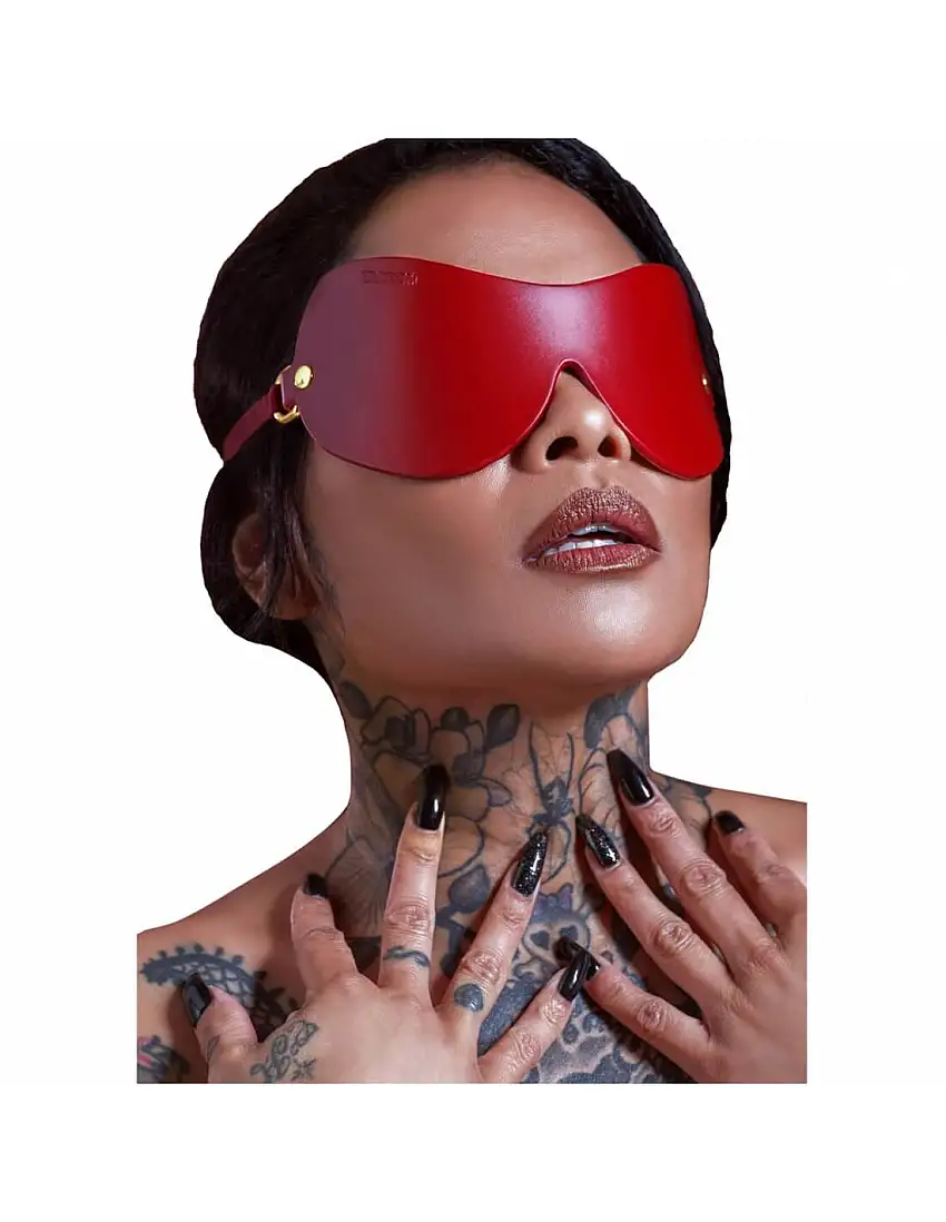 masque-rouge-et-or-taboom-avant-garde-1
